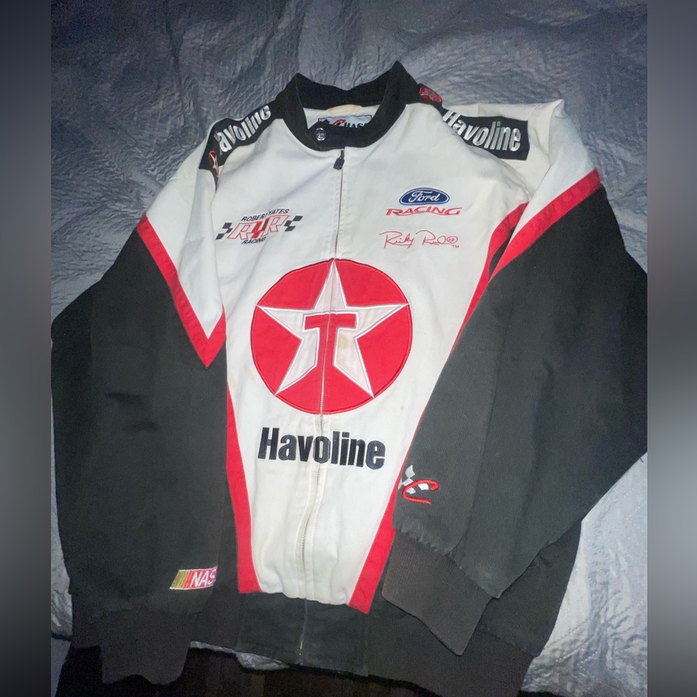 Vintage nascar jacket , has slight stain in the middle (used)